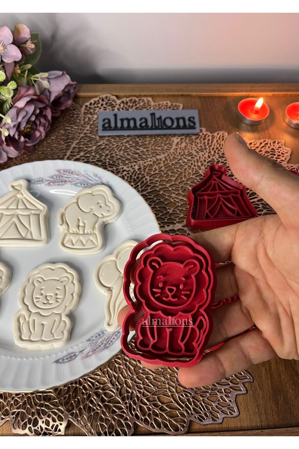 Almalions Sirk Hayvanları Kurabiye Kalıbı Seti - Aslan - Hamur Şekillendirici - Şeker Hamuru Kalıp- 5 Adet