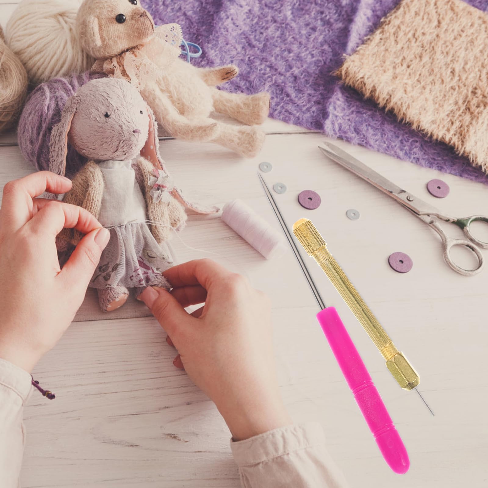 MUELODSIC Kit Outils Reenracinement Cheveux Poupée – 2 Poinçons Bois + 5 Aiguilles Métal + 2 Supports, Pour Réparer Et Restyliser Cheveux Poupées