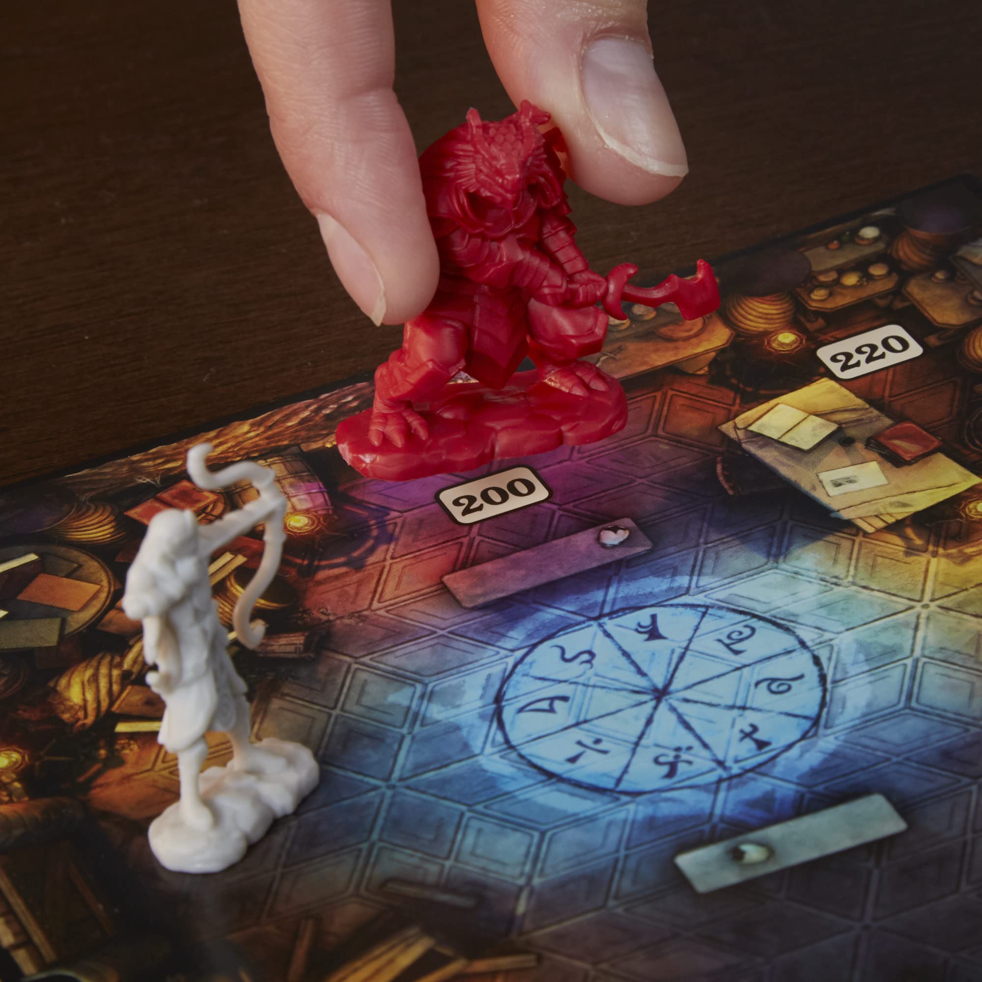Dungeons & Dragons: Caos in Neverwinter - Un gioco di fuga e soluzione di misteri - Gioco da tavolo cooperativo D&D per 2-6 Giocatori, Versione in Lingua Spagnola