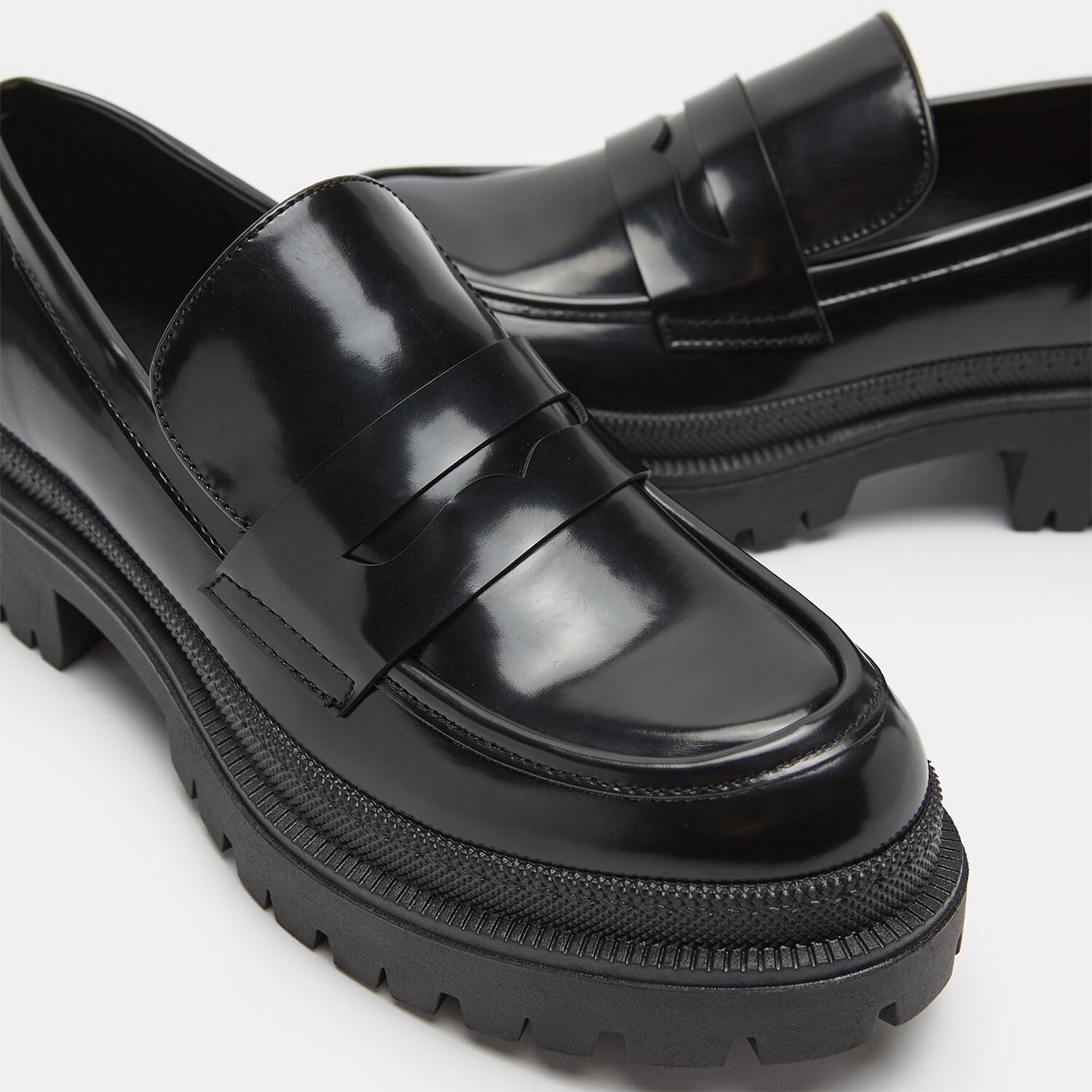 BATA Mocassini Donna con Suola Track Eleganti e Resistenti | Suola dentellata con tacco 4 cm, tomaia lucida, colore neutro, senza allacciature, design versatile