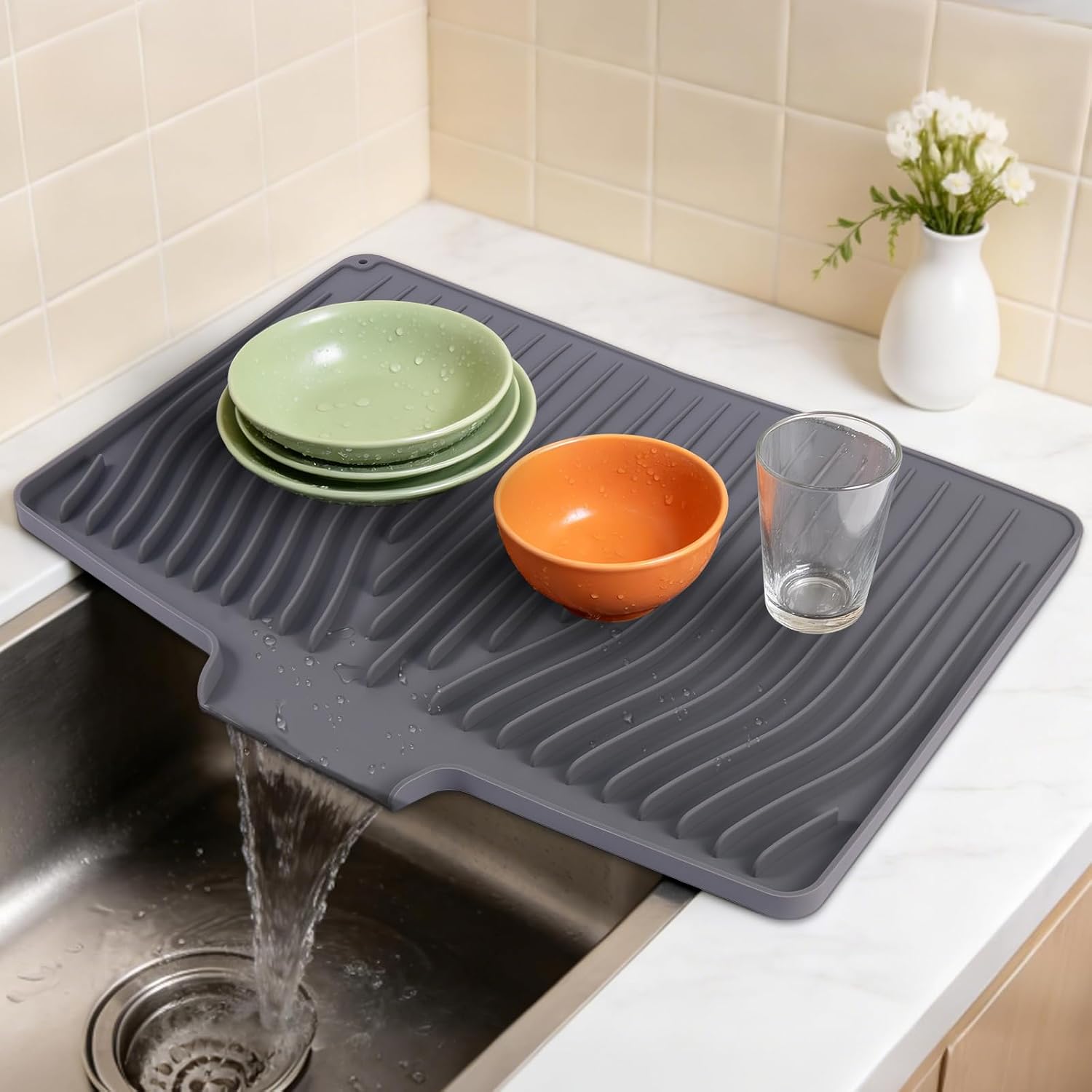 Silicone Dish Drying Mat, Silicone Drying Mat for Kitchen Counter, Large Non Slip Heat Resistant Food Grade Draining Pad with Built-In Drain for Kitchen Counter, Dishes, Hot Pots, and Pet Bowl