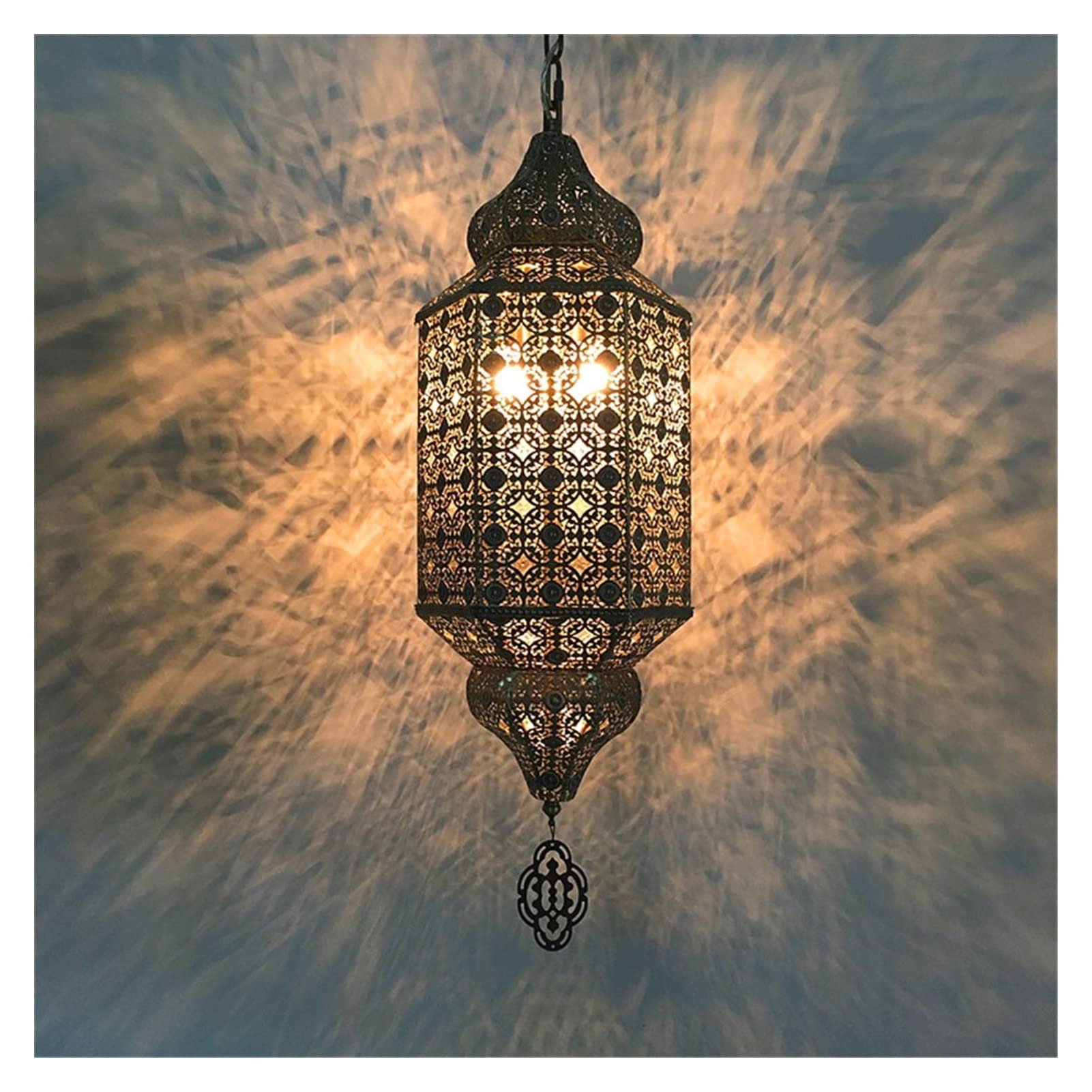 Plafonnier marocain sculpté à la main lustre artisanal chic et élégant