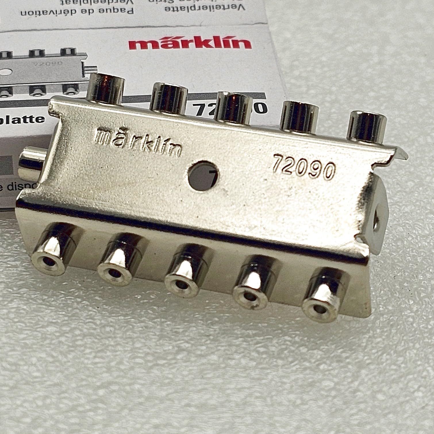 Märklin 72090 Lot de Plaques de Distribution pour Modélisme Ferroviaire H0 Z Trix – Répartiteur 11 Broches – Bundle Exclusif Iberplace avec Livret