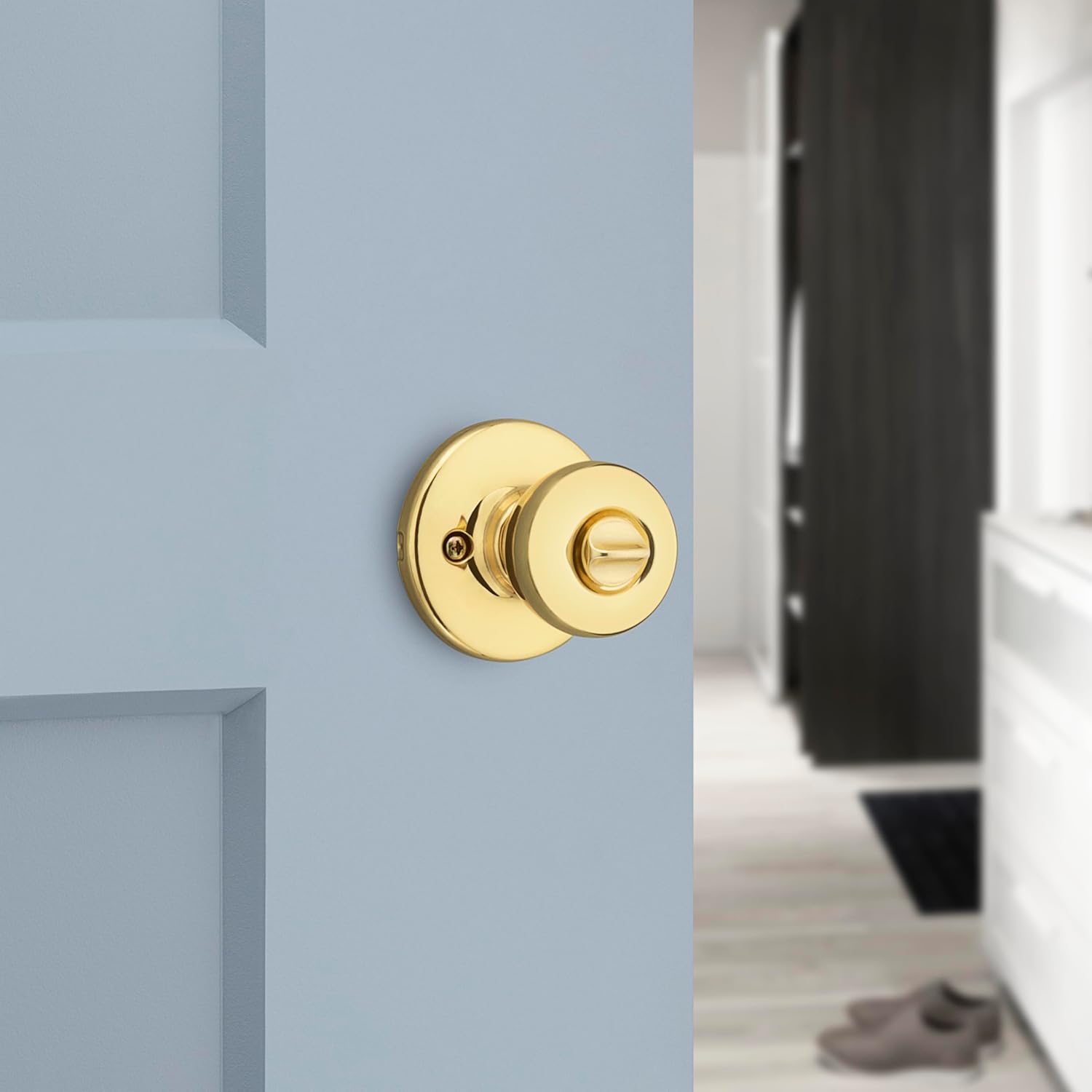 Kwikset Mobile Home Interior Privacy Door Knob with Lock, Door Handle For Bathroom and Bedroom, Polished Brass Keyless Turn Lock Doorknob