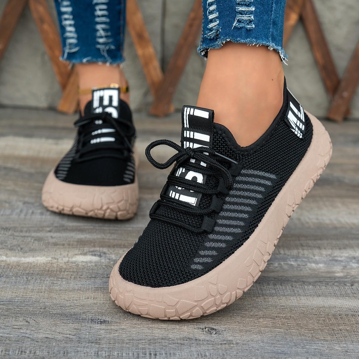 Scarpe da ginnastica leggere da donna a calzino da passeggio
