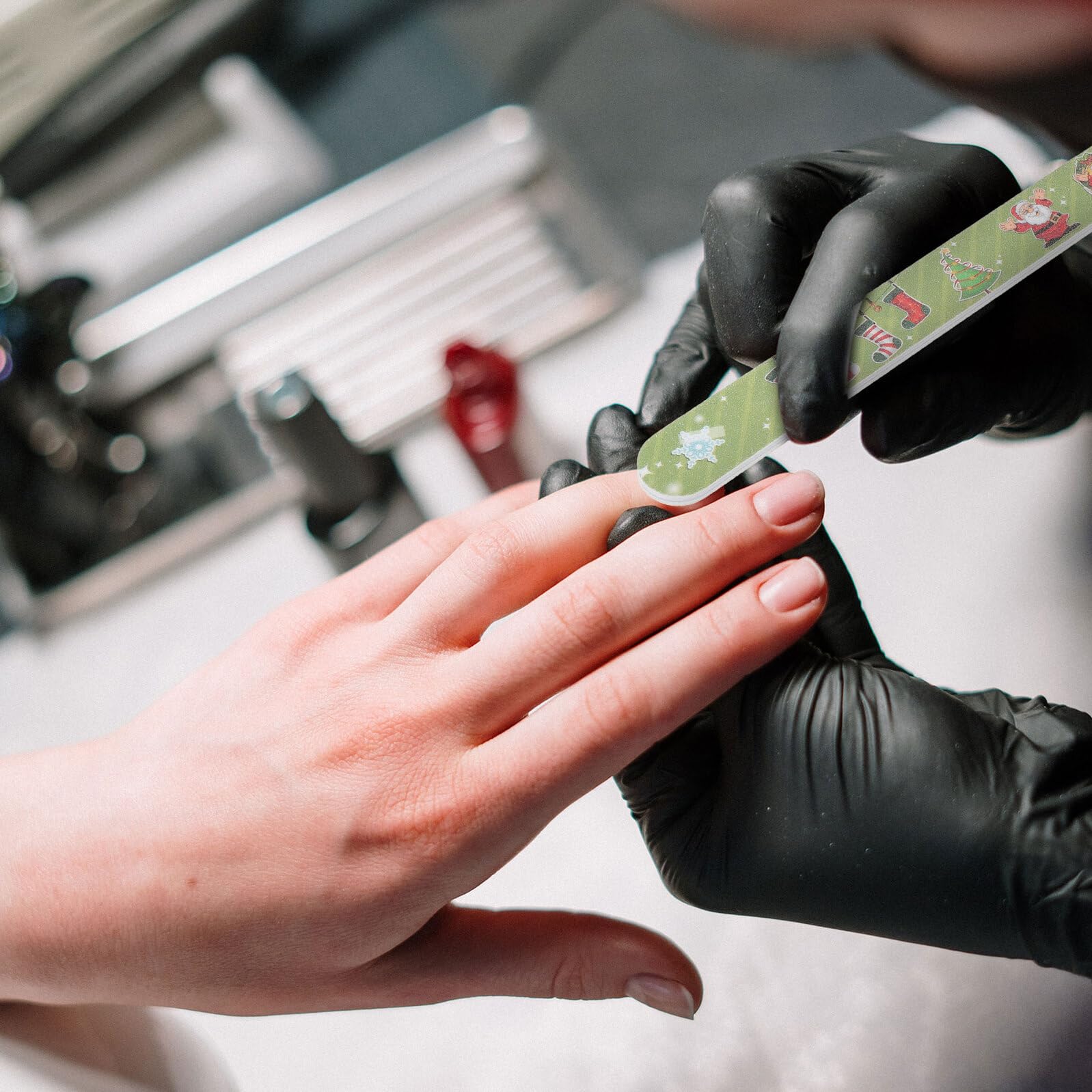 12 Stück Weihnachts Nagelfeilen mit Körnung Maniküre und Pediküre Feilen für Naturnägel und Kunstnägel Nagelpflege mit Festlichem Design für Damen und Nagelkunst Zuhause