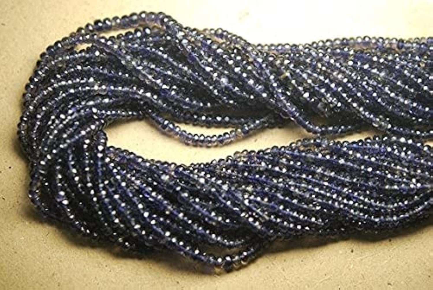 Iolite naturelle saphir d'eau en perles facettées pour offrir un bijou fait main