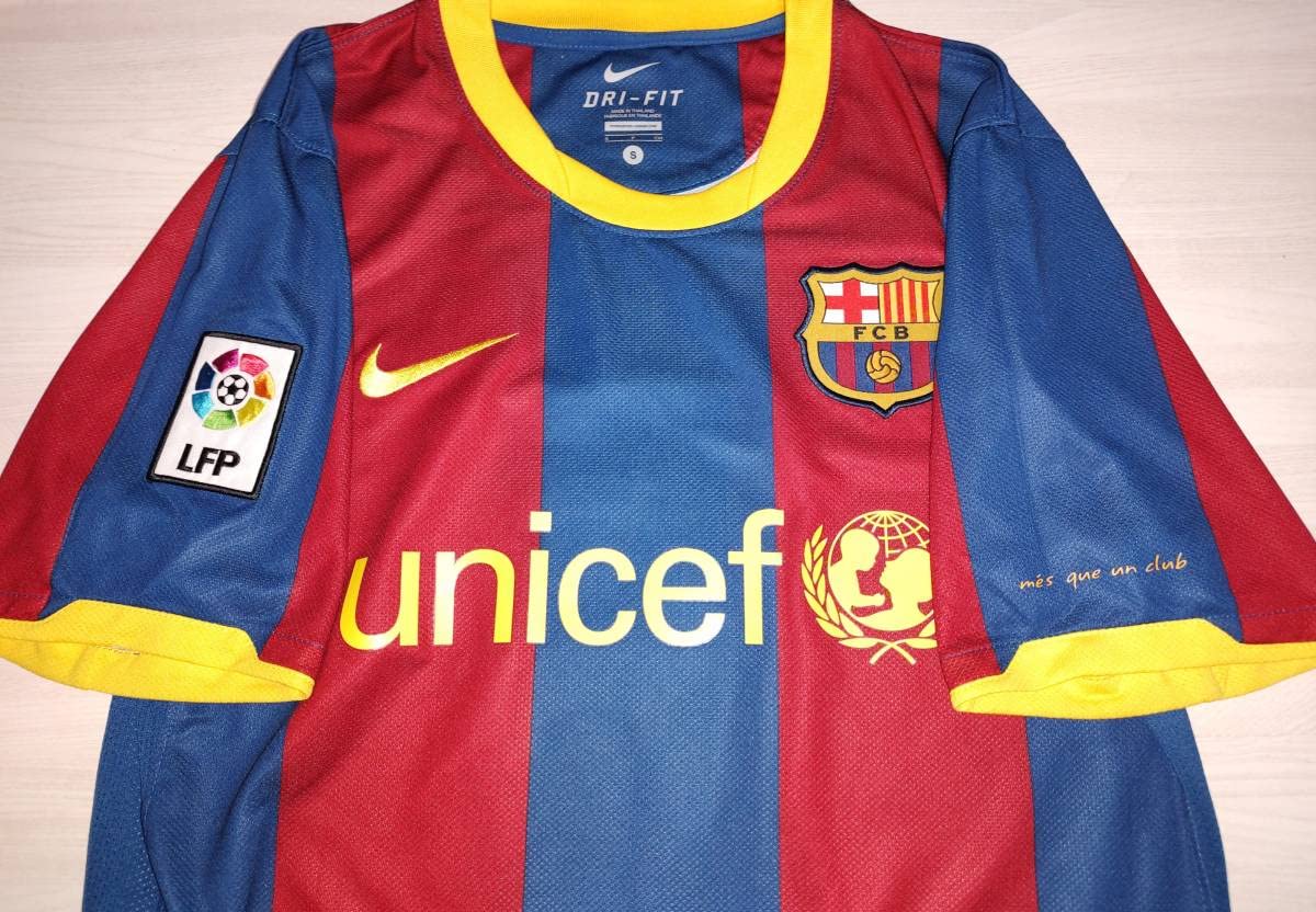 Amazon.co.jp: Xavi Hernandez（シャビエルナンデスサイン 2010-2011
