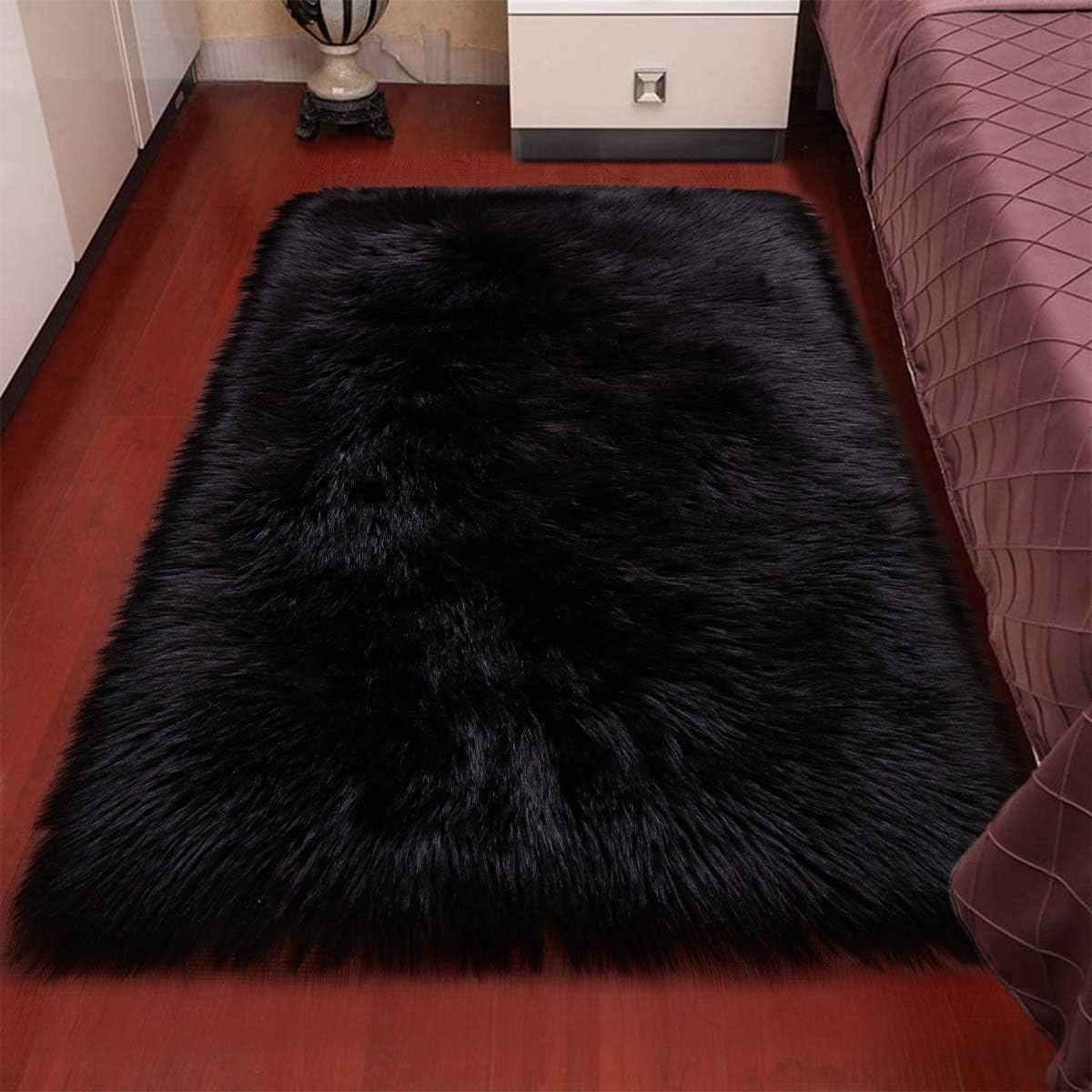Merelax Ultra Soft Fluffy Bedroom Rugs Luxury Faux Fur Sheepskin Area Rug, Plush Furry Shaggy Carpet for Living Room Floor Accent Fuzzy Nursery Bedside Girls Pricess Room Decor, 3x5 Feet, Black
