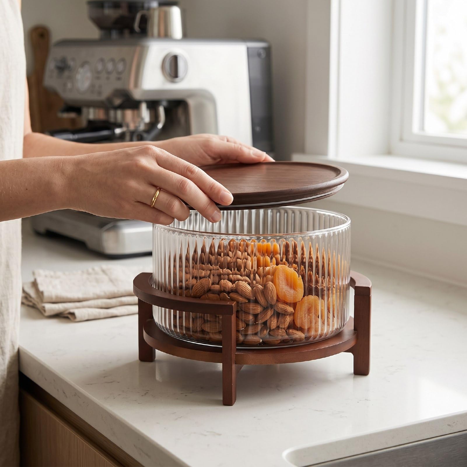 Elprico Ensaladera de Vidrio con Tapa y Soporte de Madera, Ensaladera de 4,3 Litros de Capacidad, a Prueba de Calor, Cuenco para Servir Frutas para Reuniones de Comedor en Casa
