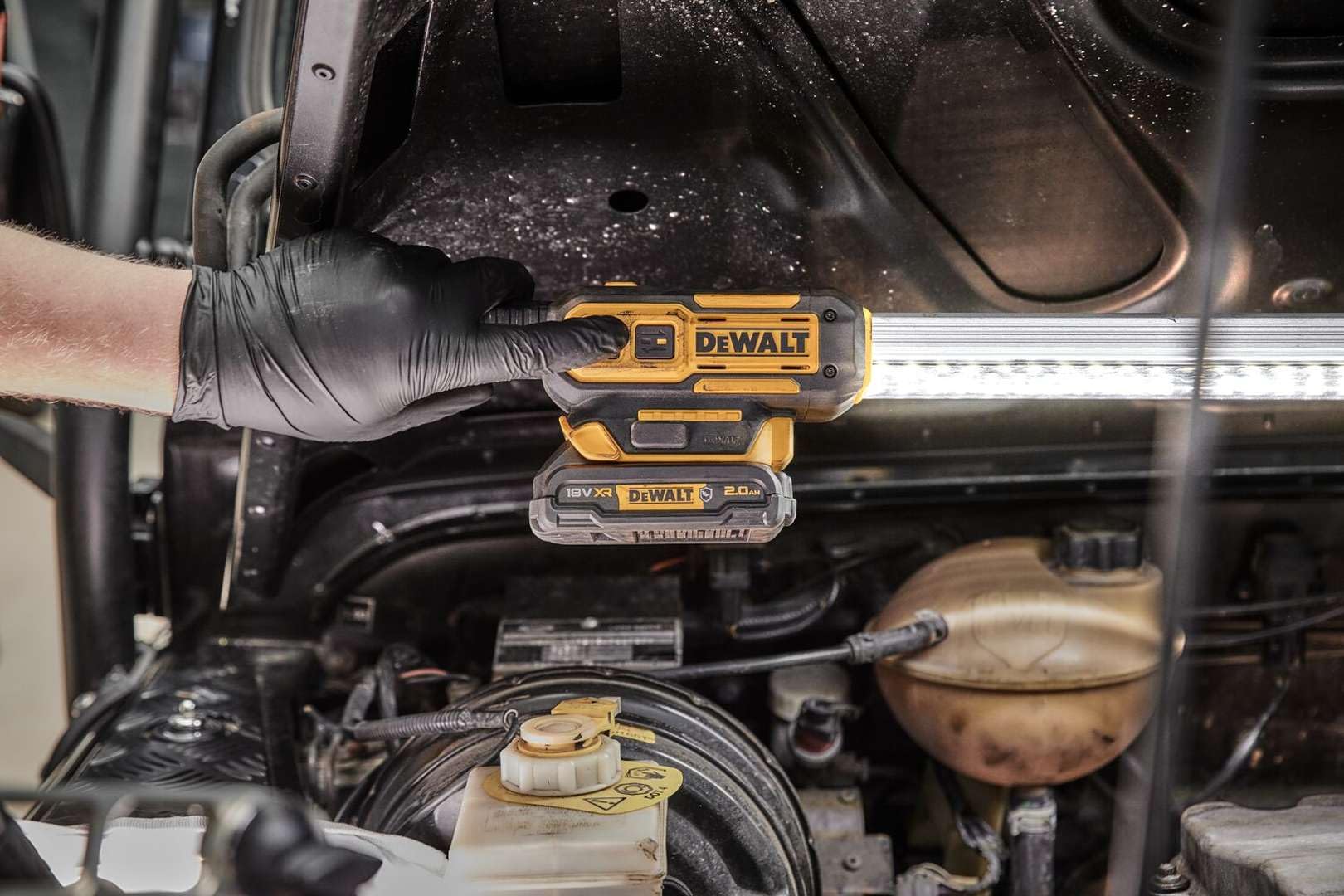 DEWALT DCL045-XJ Lampada sottocofano senza batteria senza ricaricatore