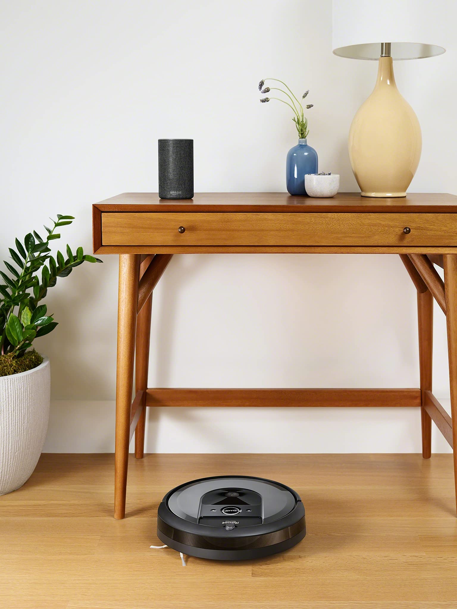 iRobot Aspirador Roomba i7+ (i7556) con Vaciado automático, Alta Potencia, para Mascotas, Programa por habitación, Limpia por Objeto + Pack de 3 Bolsas de Vaciado de la Suciedad Roomba