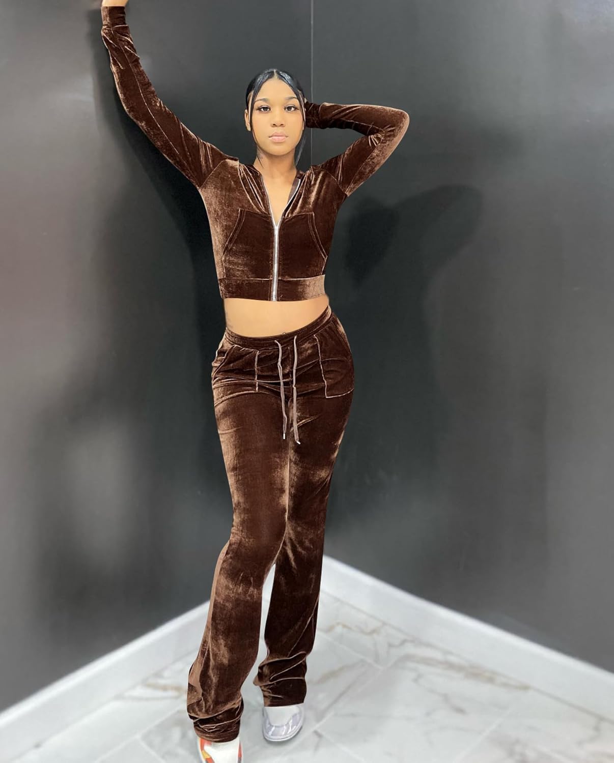 yidengymx Womens 2 Piece Velour Tracksuit Two Piece Outfits for Women Long Sleeve Zip Up Crop Tops Sweatpants Sets Pockets - Image 4