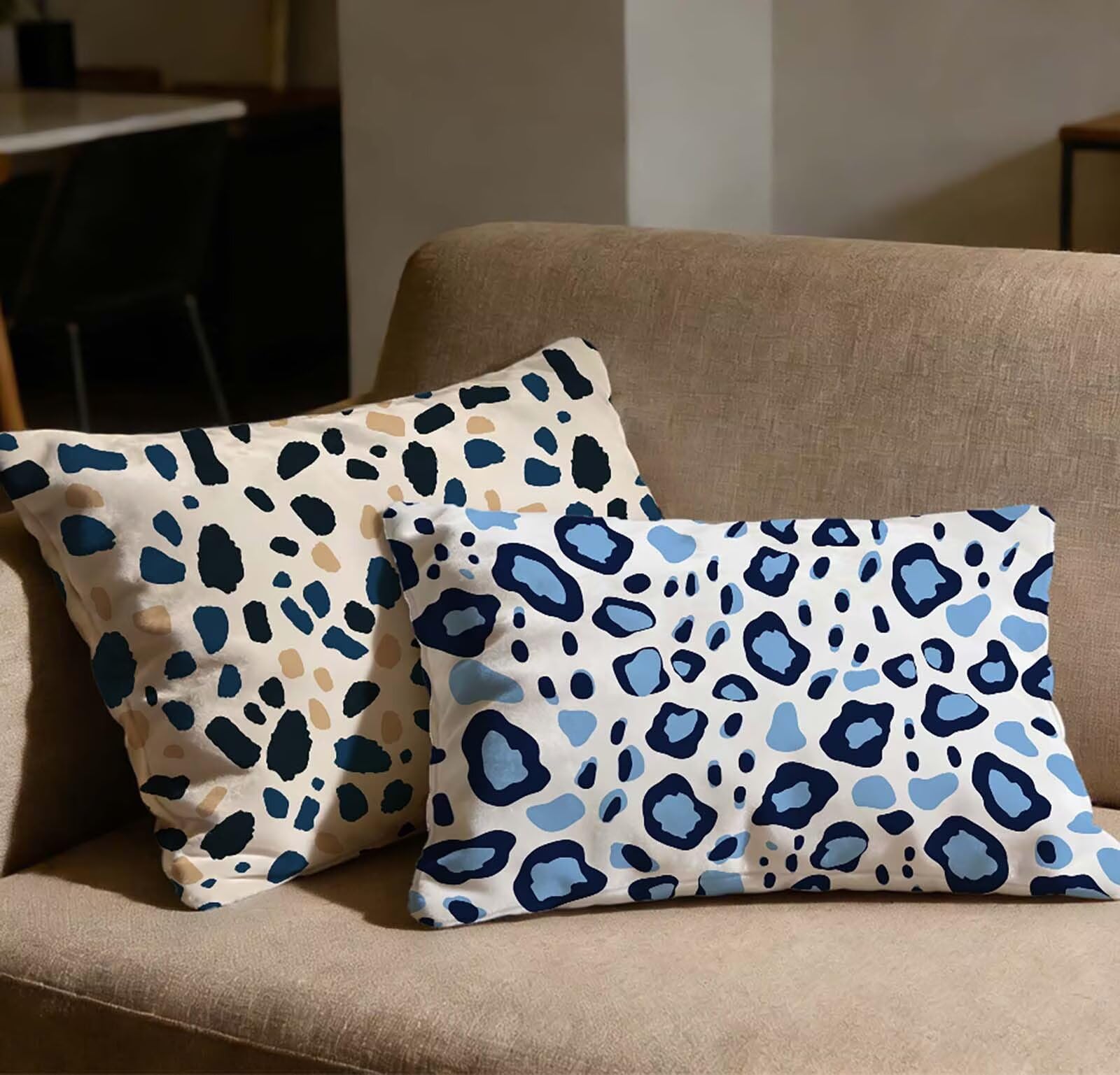 Taie d'oreiller 60x80 bleu velours pour sublimer la décoration de votre canapé