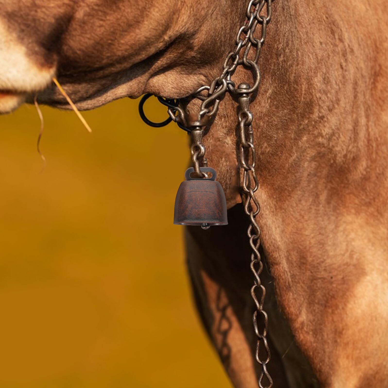 16 Pezzi Campanelli Rustici in Metallo per Animali da Fattoria, Campanaccio di Mucca Antifurto Rosso Scuro 35mm, Ciondolo Leggero Suono Nitido per Bovini, Pecore e Cani all’Aperto