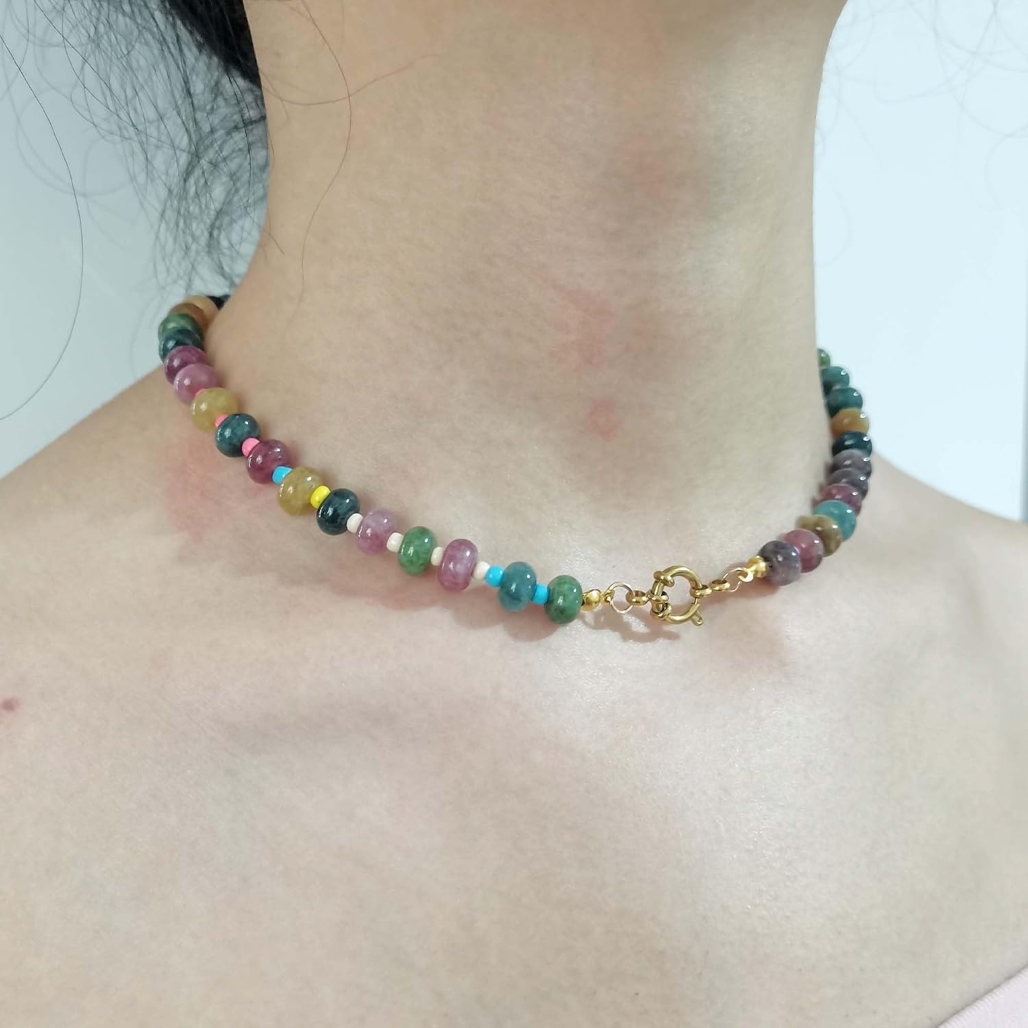 CJIAYUJEW Beaded Gemstone Necklace for Women, Boho Colorful ， 14K Gold Circular Buckle Rainbow Beaded Beach Surfer Necklaces Summer Handmade Jewelry Gifts