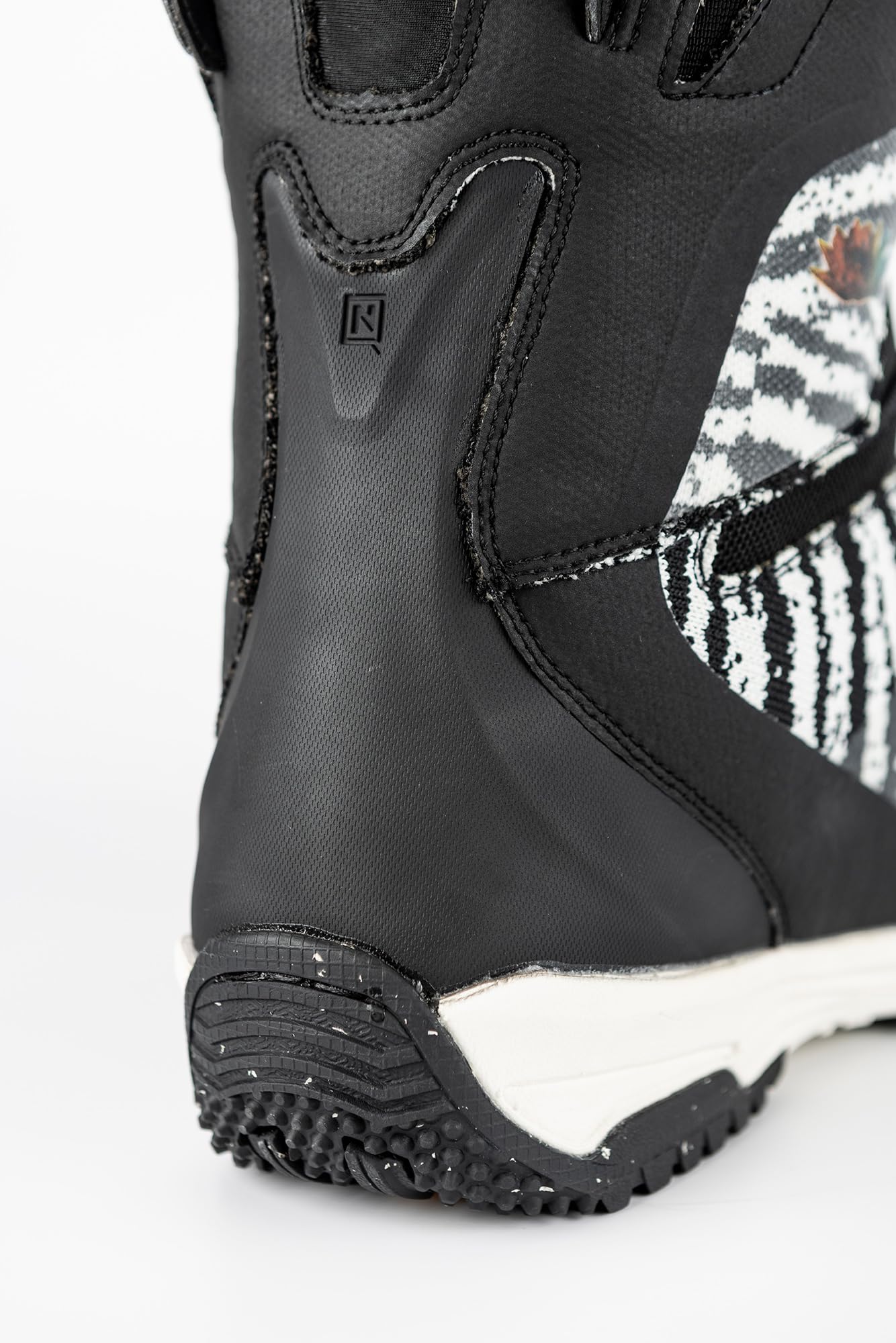 Nitro Skylab TLS Bottes de Snowboard pour Homme All Mountain Freeride Premium Système de laçage Rapide Bottes de Snowboard, X Volcom, MP 28.0 // EU 42 2/3 // US 10