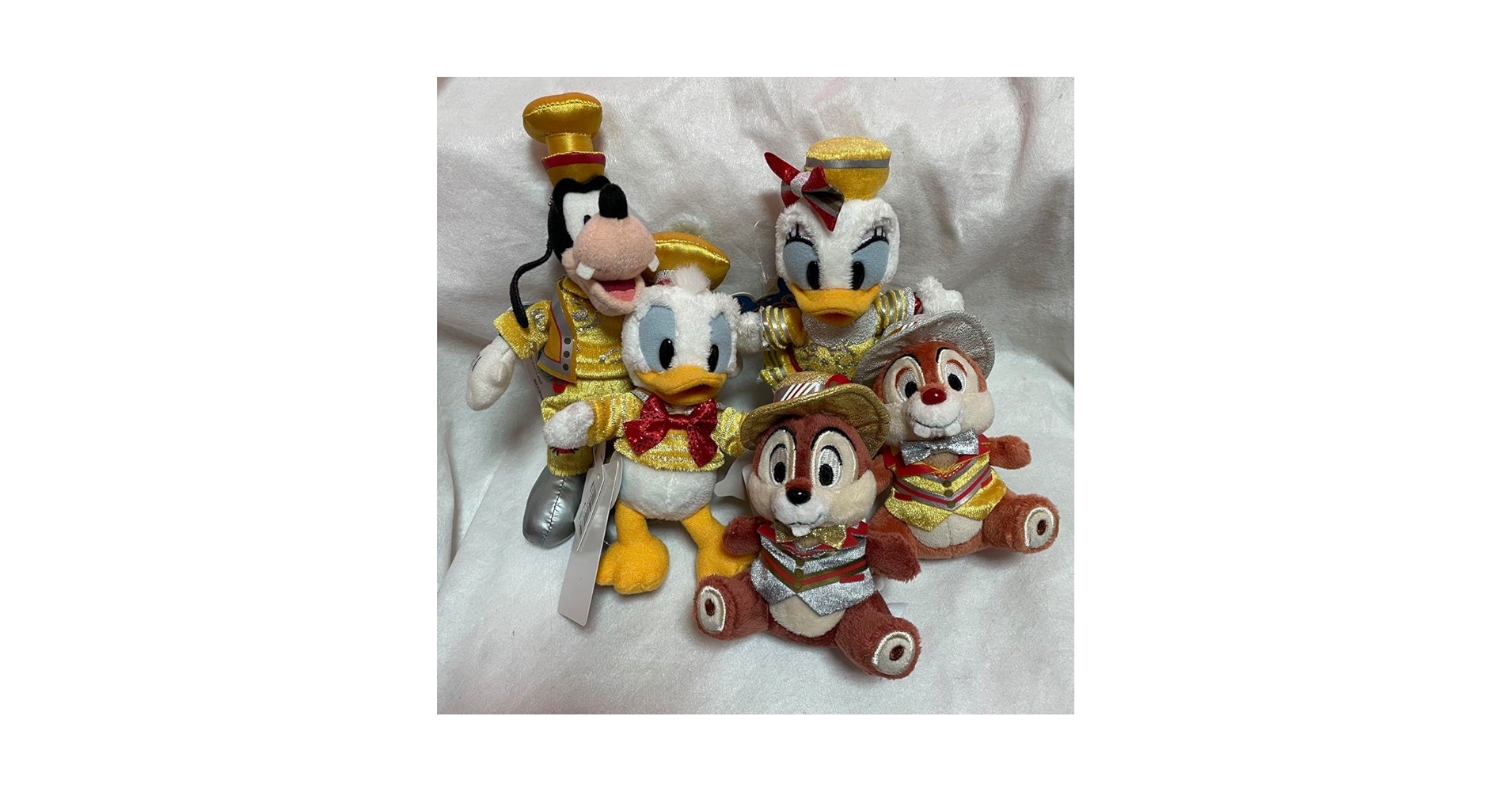 Disney store ピンバッジセット ドナルド　デイジー　プルート　未開封 Disney store ピンバッジセット ドナルド デイジー プルート 未