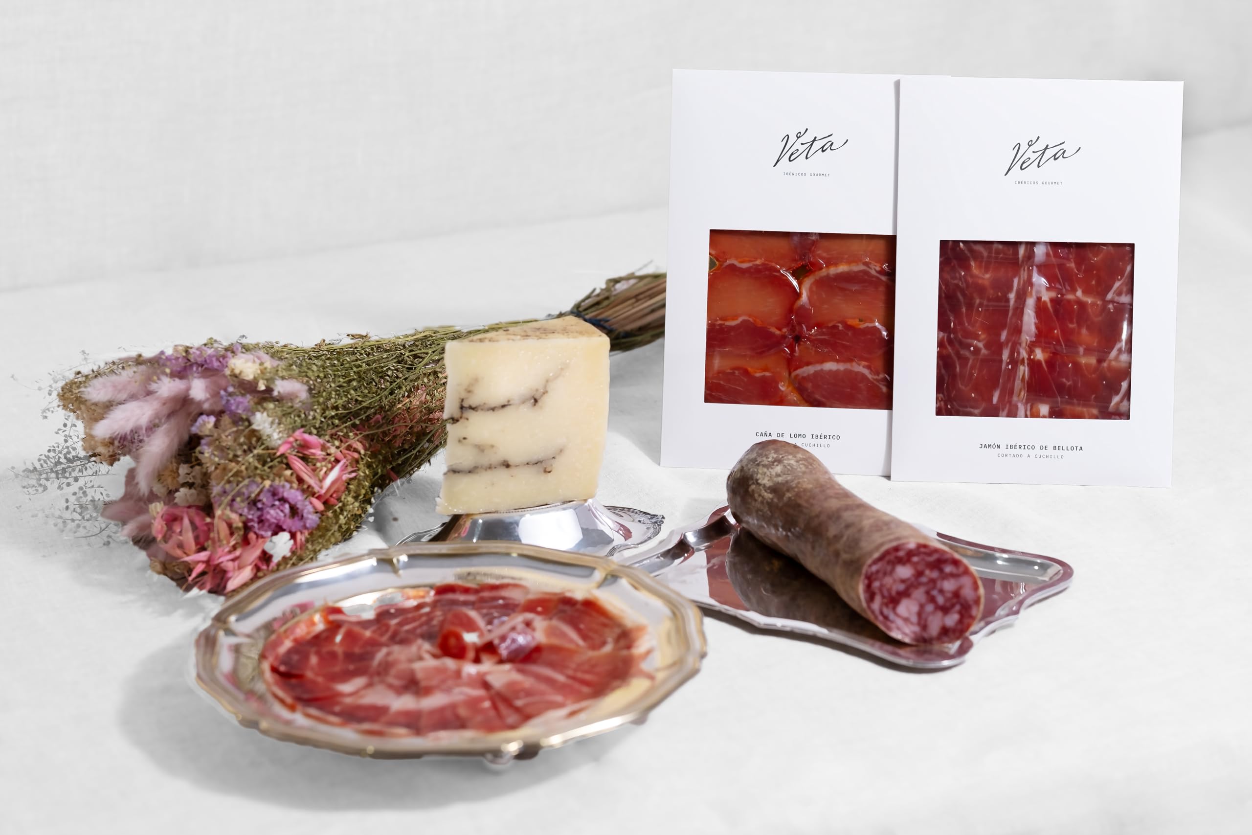 Pack Gourmet Veta – Caja premium de productos para regalo - Ibéricos y queso con trufa negra
