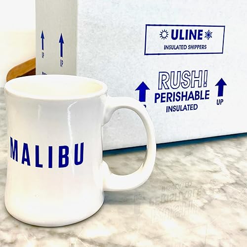 Miniatura 6 de 1 libra de chocolate negro gourmet de heno de coco tostado. El chocolate negro gourmet grueso y rico rodea coco tostado apilado alto