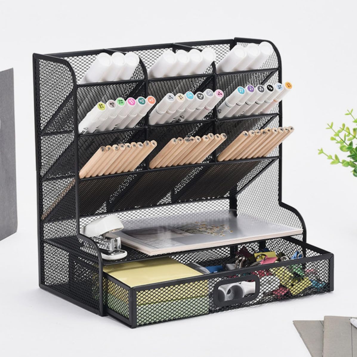 BETOOKY Metall mit Glatten Kanten und Leicht zu Reinigen mit Stiftehalter Mehreren Fächern Stabiler Schreibtisch Organizer in Schwarz für Klassenzimmer und Küche