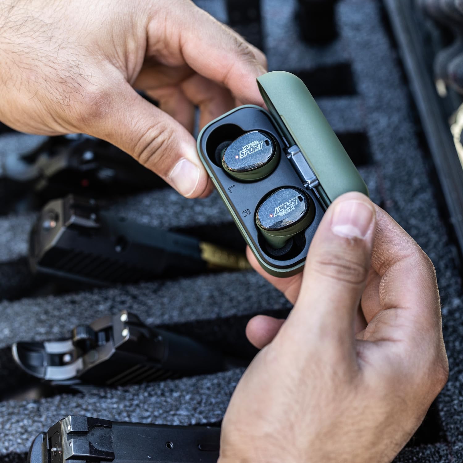 ISOtunes Sport CALIBER EN352 - Auricolari da ripresa: protezione acustica Bluetooth, impermeabile e antipolvere, batteria 13 ore, SNR 32 dB