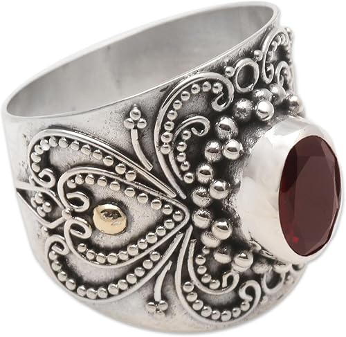 Miniatura 5 de NOVICA Anillo de cóctel ovalado de color carmesí brillante con detalle de granate para niñas y mujeres