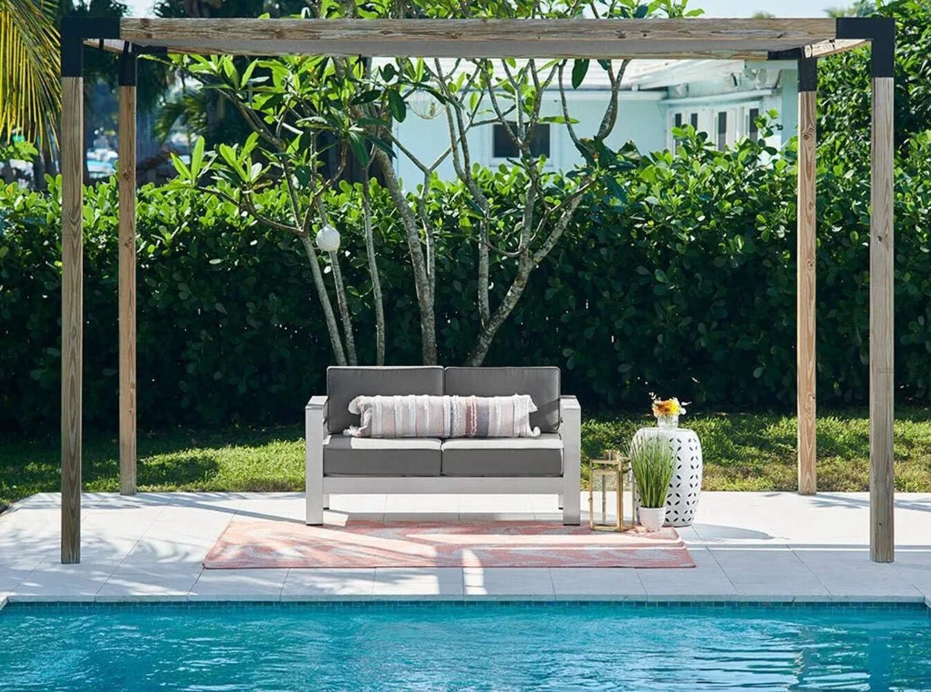 Coral and Beige Rectangular Washable Synthetic Rug, 6'6" x 9'