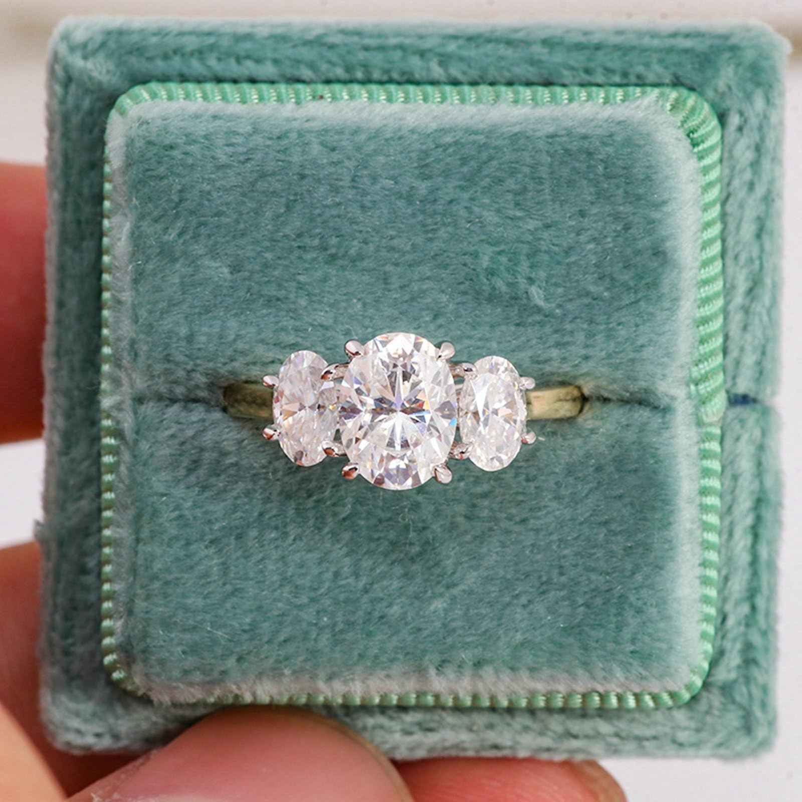 Anillo de compromiso de oro amarillo de 18 quilates, 2 quilates, corte ovalado, blanco, moissanita, sencillo anillo de compromiso