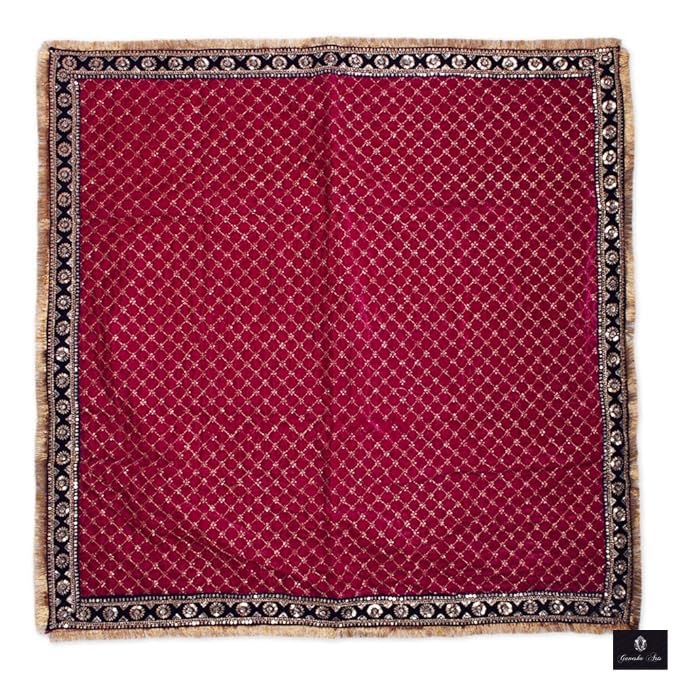 Tapis d'autel Pooja Aasan en velours brodé pour temple hindou et mandir de 2 mètres