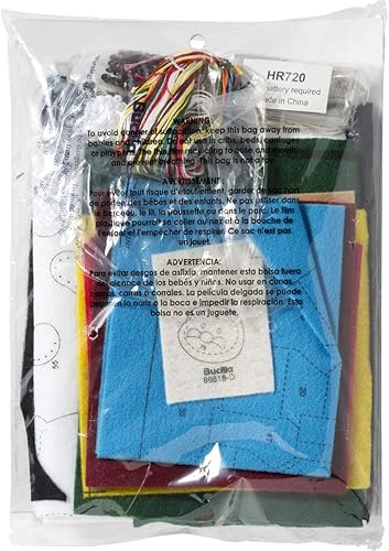 Miniatura 2 de Bucilla Kit de apliques de fieltro para calcetines de Navidad de 18 pulgadas, 86818 Christmas Village