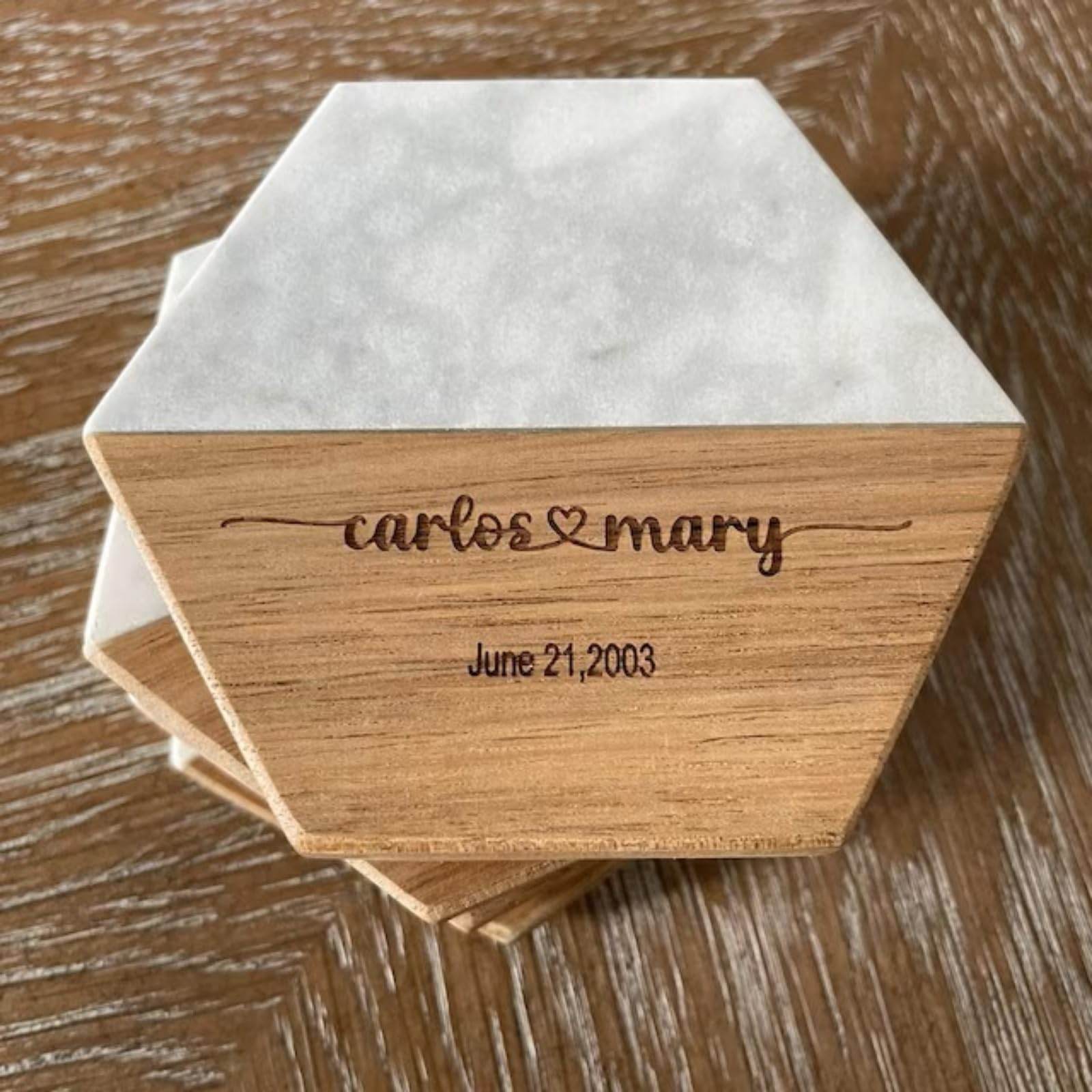 Posavasos hexagonales de madera personalizados, recuerdos de boda para invitados, posavasos de madera de mármol grabados con nombre, regalos de boda, regalos para parejas, regalos personalizados (6