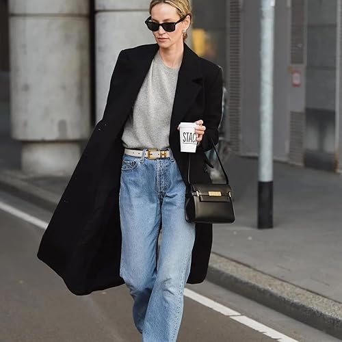 Miniatura 2 de Cinturón de cuero clásico con hebilla de metal para mujer con vestido de jeans