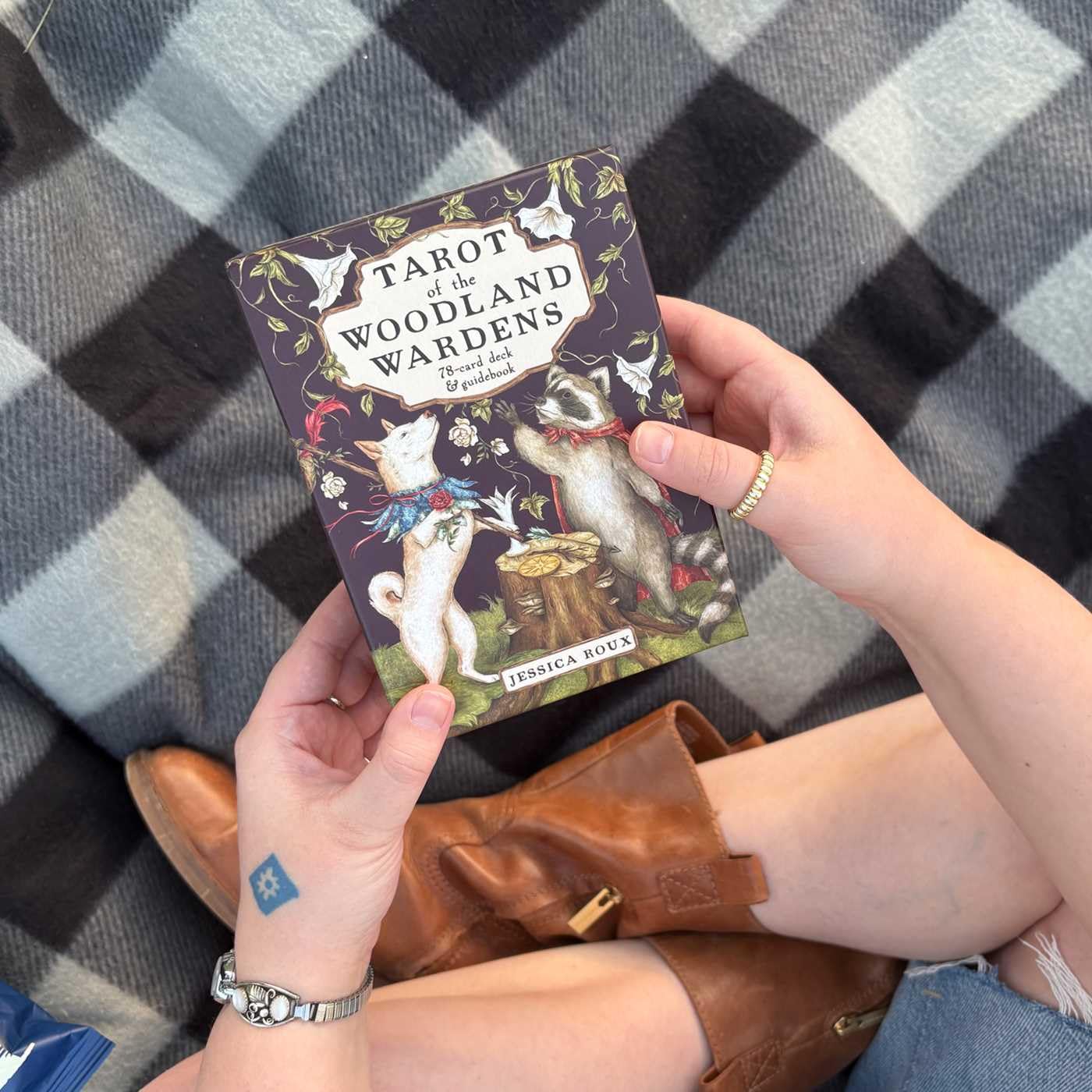 Tarot of the Woodland Wardens: 78-Card Deck & Guidebook