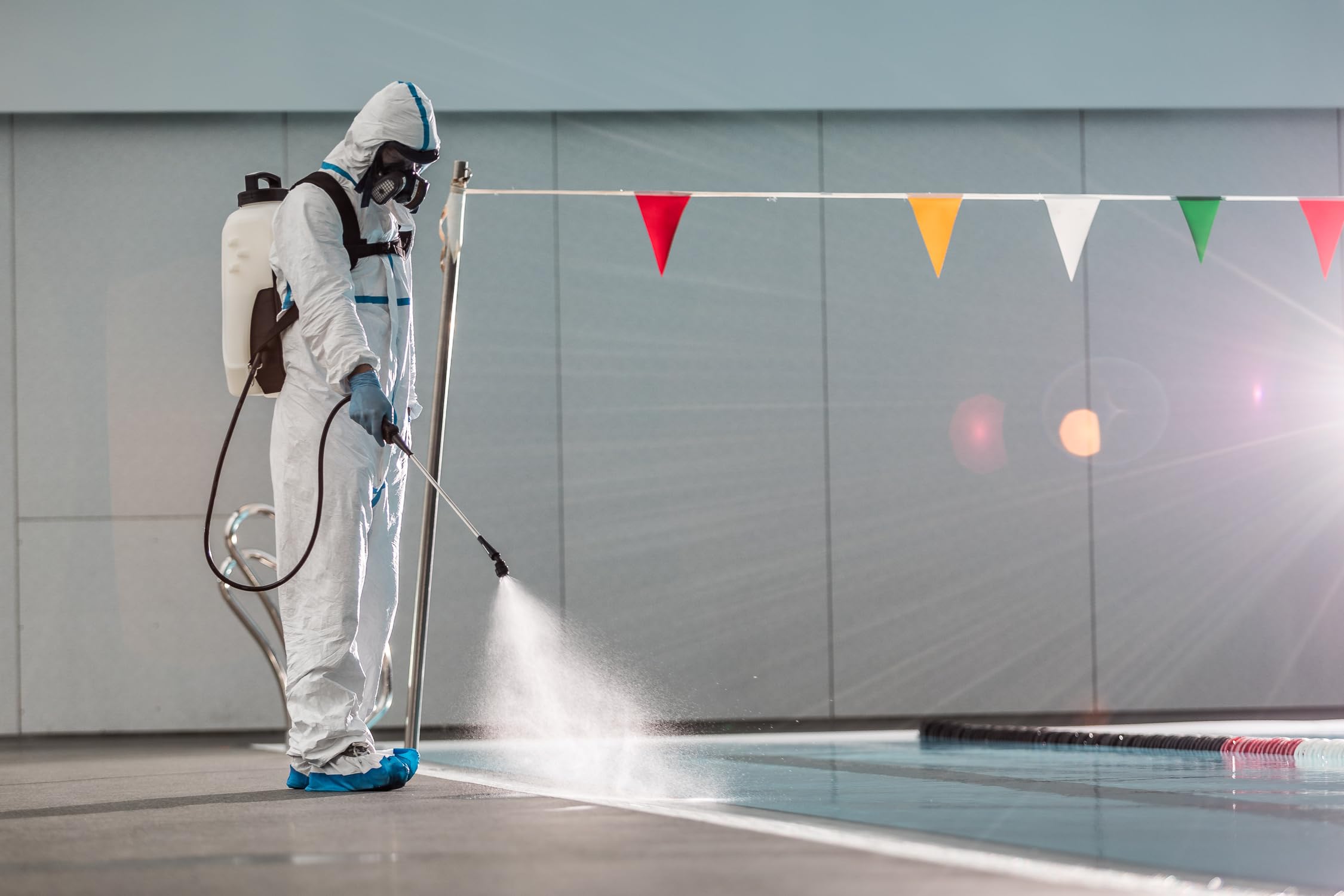 ｉＫ Spruzzatore Elettrico Professionale IK e 15 BS - capacità 15L - Zaino con Batteria 18V - Copertura Assoluta - Ideale per disinfestazione, Pulizia e disinfezione - Prodotto in Europa