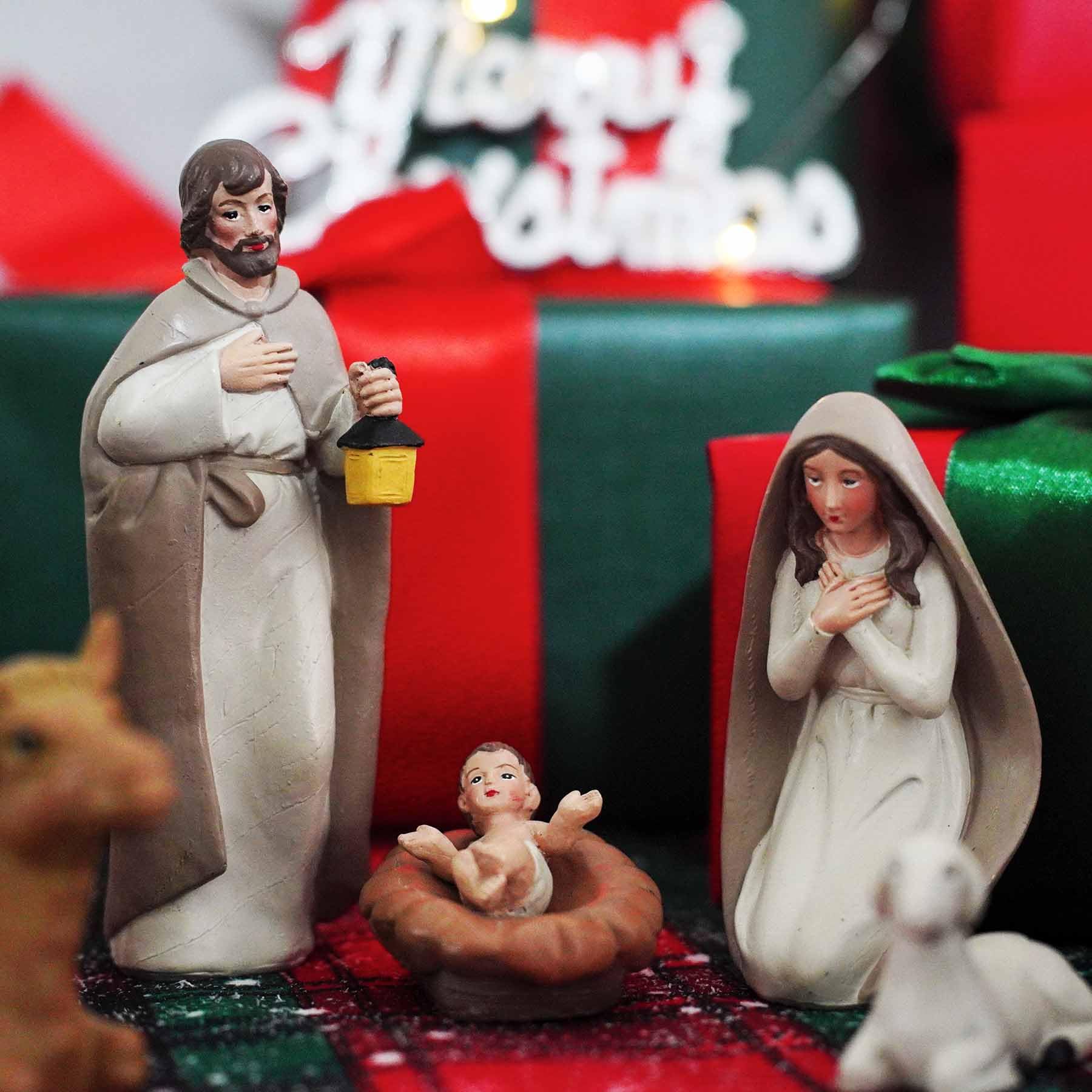 QF Home 10-Piece Christmas Nativity Set – Nativity Scene with Manger, Holy Family & Animals, Hand-Painted Resin Indoor Holiday Display