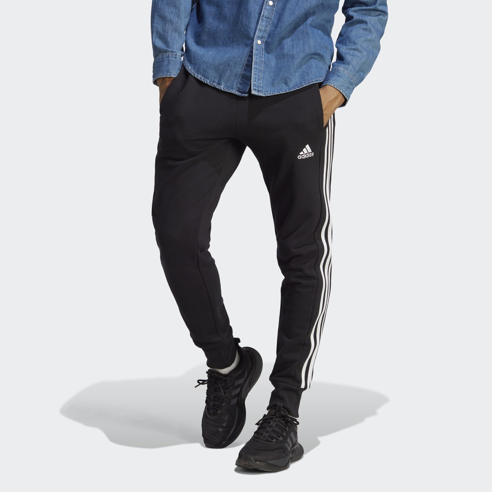 adidas Hombre Essentials French Terry Tapered Cuff 3-Stripes Pants, Black / White, M Short