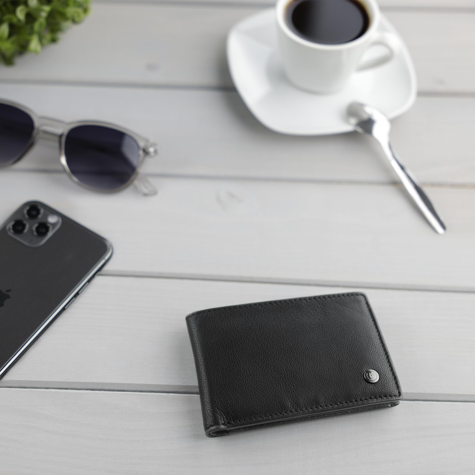 bugatti Black Magic Mini portfel wykonany w całości ze skóry, mały portfel z ochroną RFID, czarny