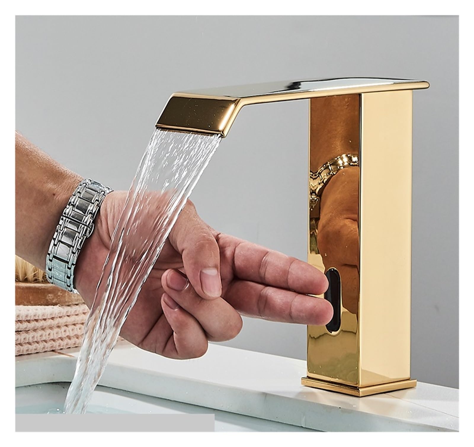 Robinet de lavabo de salle de bains automatique pour une maison moderne