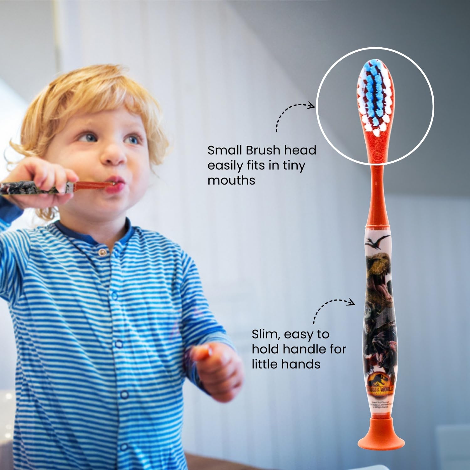 Jurassic World - Kit da viaggio per l'igiene orale, contiene dentifricio al gusto di fragola e spazzolino da denti con tappo di protezione, ventosa, manico comodo e setole morbide per bambini