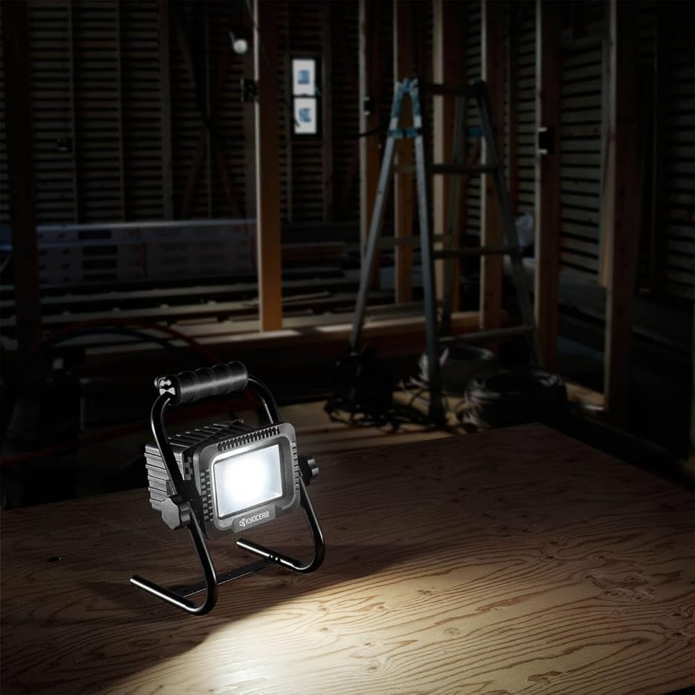 Amazon.co.jp: 京セラ(Kyocera) 旧リョービ プロ用 充電式LED