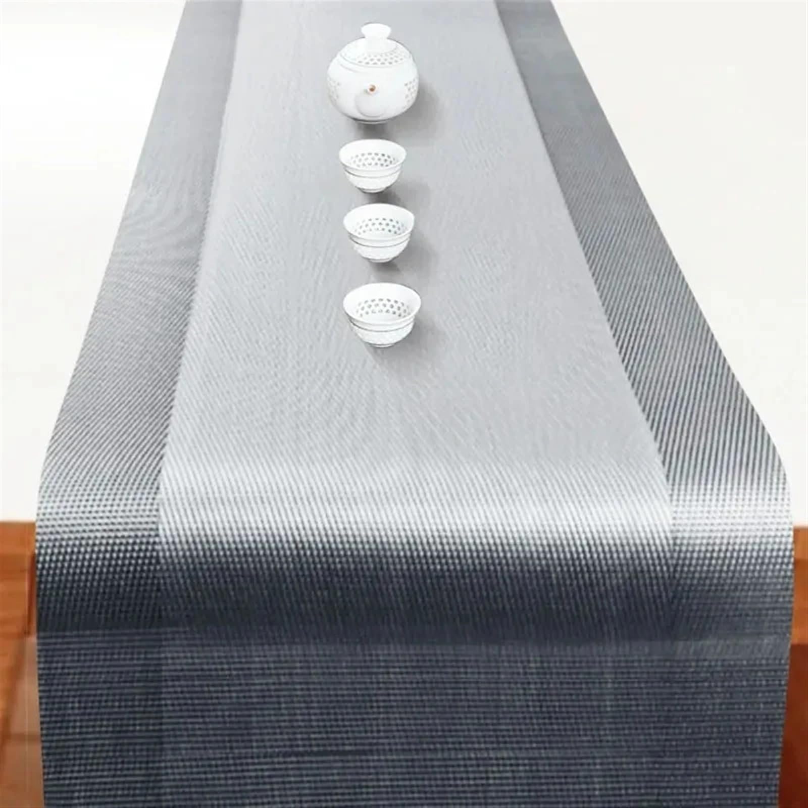 Chemin de table luxueux en PVC élégant pour réception haut de gamme