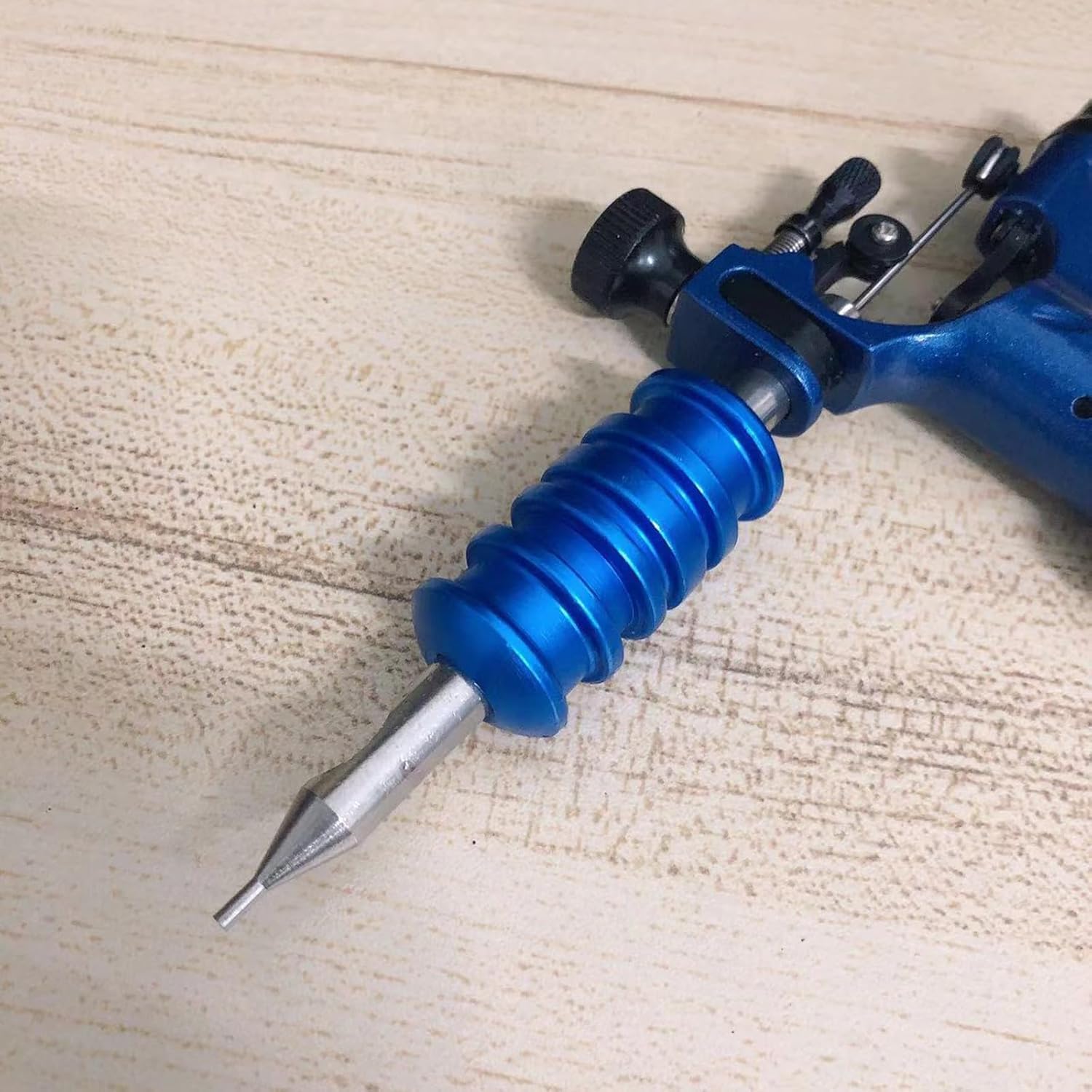 Sticknadel-Zeichenmaschine für die Erstellung von Schnittmustern für Brautkleider, Drehknopf-Geschwindigkeitsregelung und präzise Positionierung für kreative DIY-Projekte