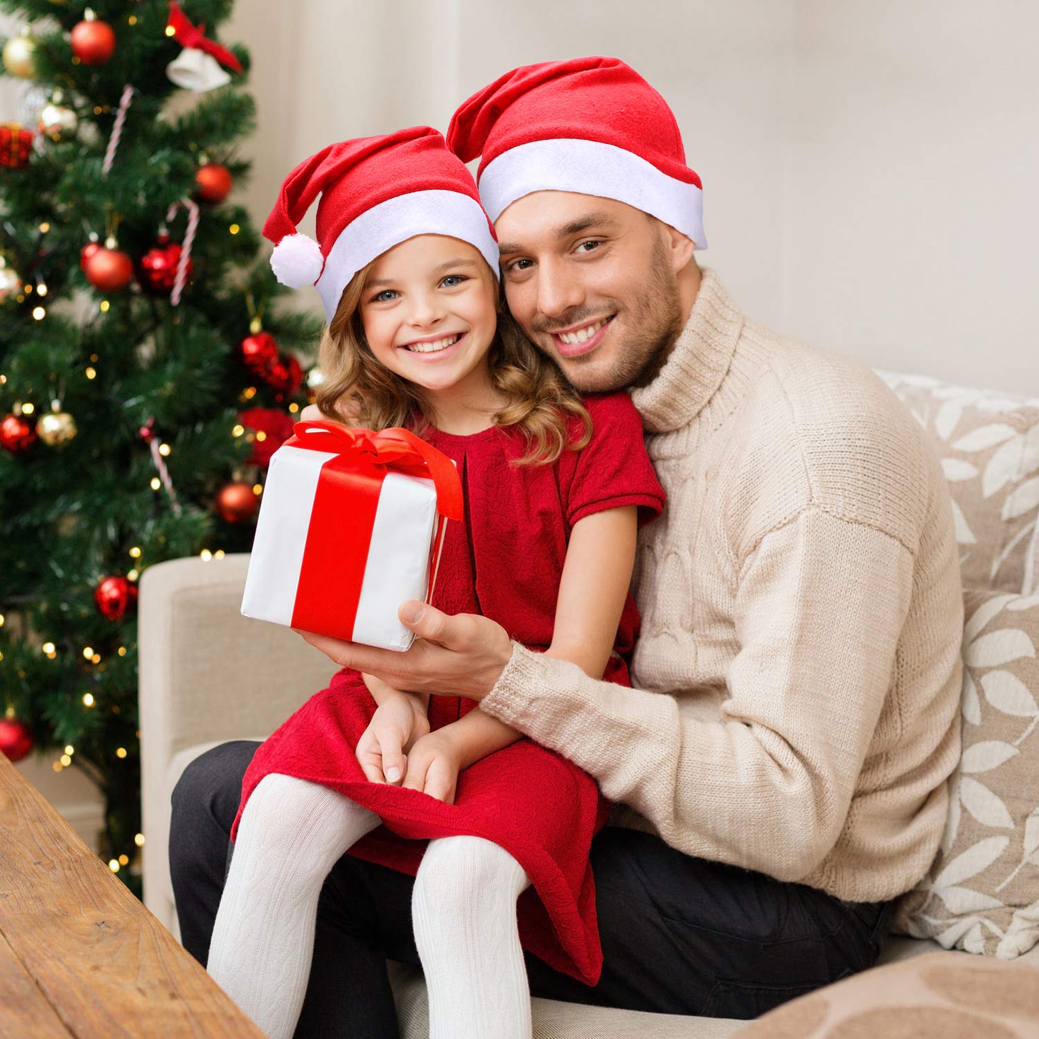 Geyoga Lot de 24 bonnets de Père Noël doux en vrac pour homme et femme en tissu non tissé avec pompons (30 x 40 cm, rouge)