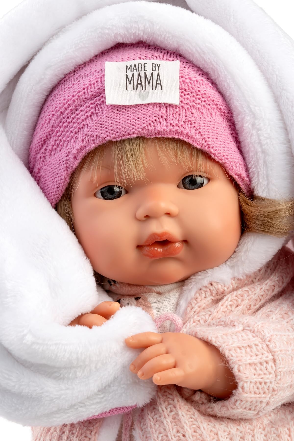 Llorens 1038572 Puppe Lola, mit grauen Augen und blonden Haaren, Babypuppe mit weichem Körper, inkl. Strickoutfit mit Mütze und rosa Kuscheldecke, 38 cm