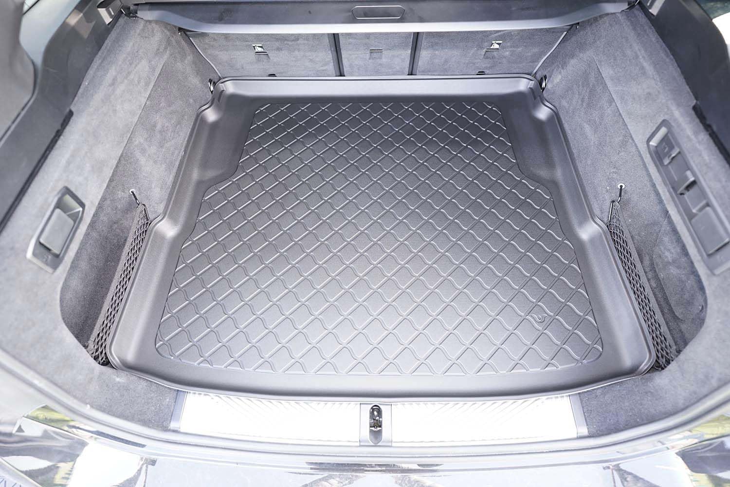 MTM Bandeja Maletero para BMW Serie 5 (G61) Touring (Tambien Plug-in Hybrid) 05.2024- Resistente, Fácil de Lavar e Inodora, cód. 11678