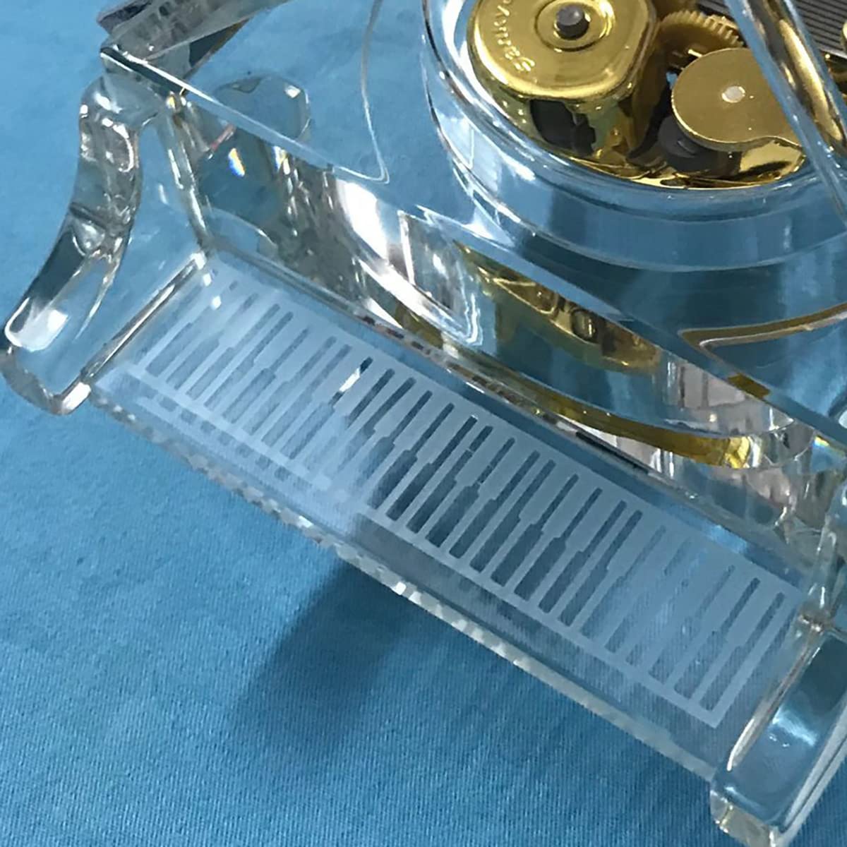 BinkeGG Transparente Spieldose K9 Kristall groß Klavier Uhrwerk Spieluhr mit Sankyo Musik Mechanismus (Option 60 Melodien) (Santa Claus is Coming to Town)