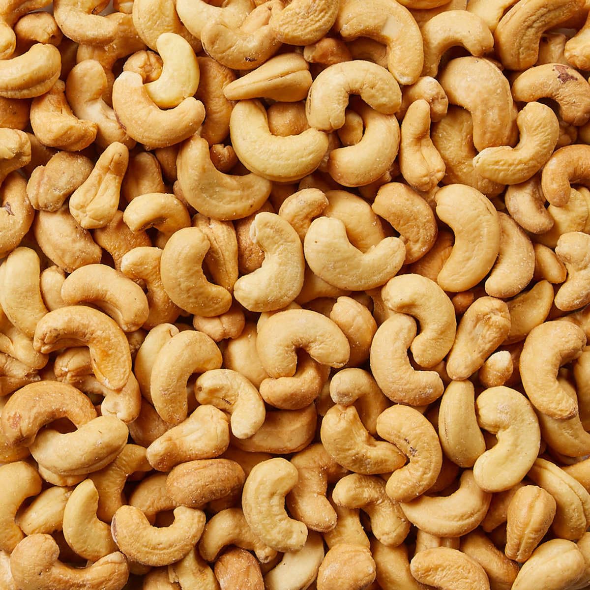 Kirkland Signature Unsalted Whole Cashews – Fancy Premium, 2.5 Lbs, Resealable Bag-821402