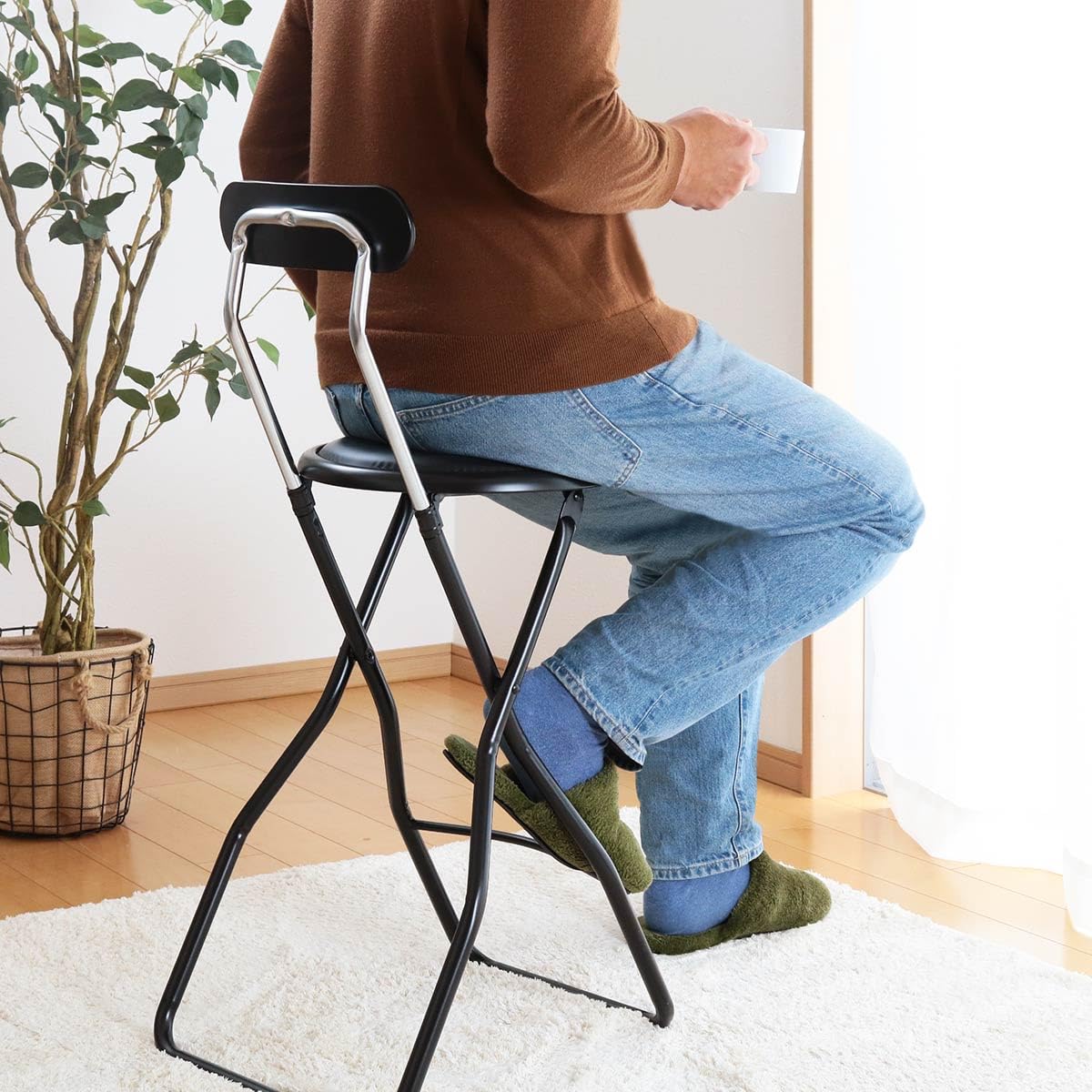 Amazon｜折りたたみ椅子 座面高60cm キャプテンチェア ハイタイプ