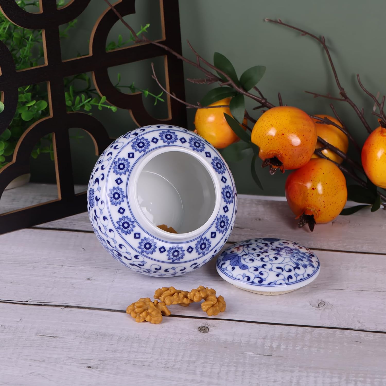 Traditional Chinoiserie Round Ginger Jars Blue and White Porcelain Series Ceramic Storage Jars with Sealed Lids,for Home/Kitchen/Dining Table Decoration (Leaves Jar)